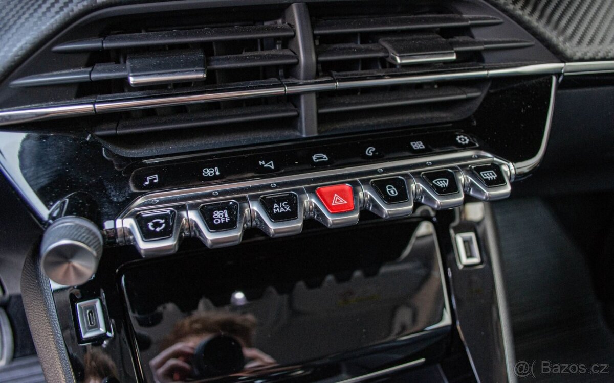 Peugeot 2008 1.2 PureTech Allure 96kW automat - 15