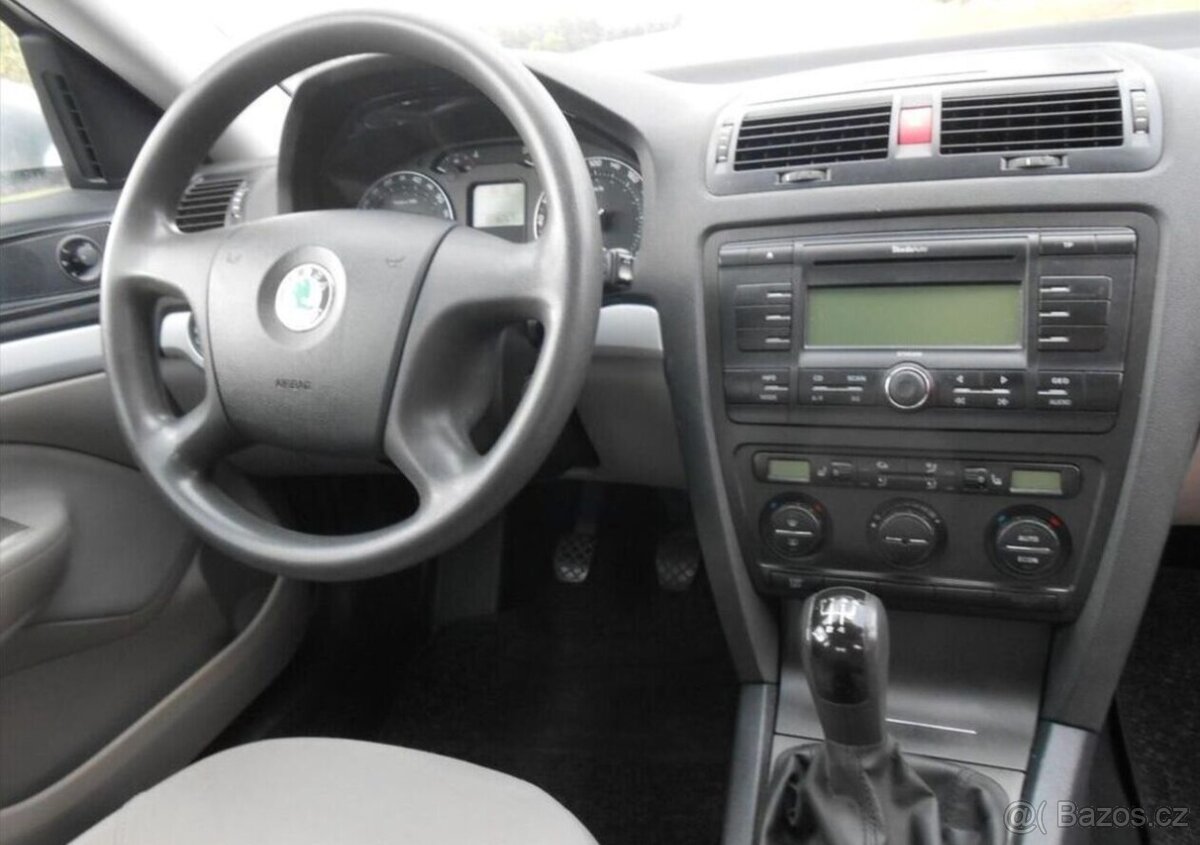 Škoda Octavia 1,6 i 75 kW DIGIKLIMA Serviska benzín - 15