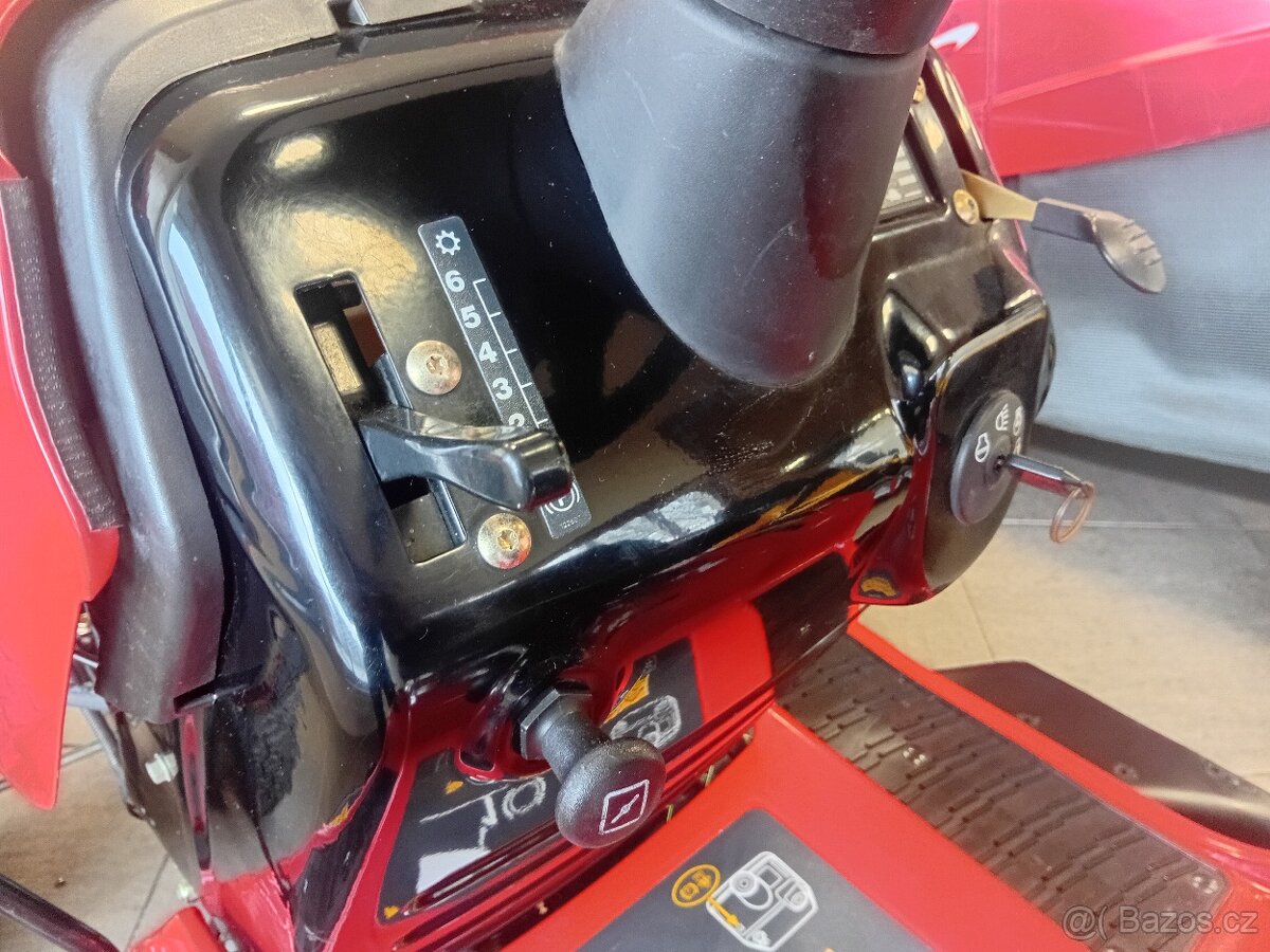 Prodám zahradní traktor MTD 12.5Hp - 15