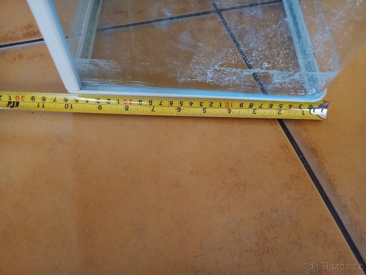 Prodám akvárko s světlením - 15
