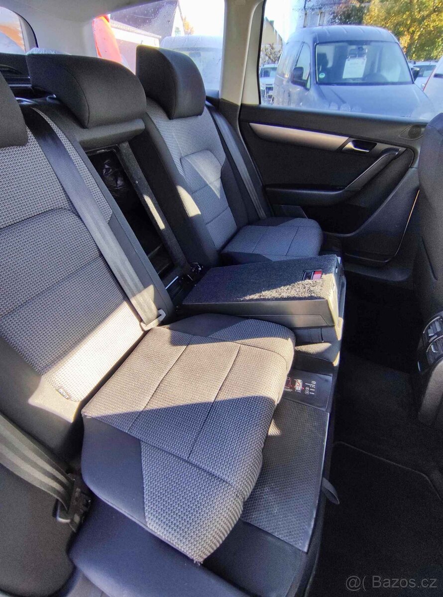 VW PASSAT 2.0 TDi 103KW,VARIANT,10x AIRBAG,NAVI,ZÁVĚS,PDC. - 15