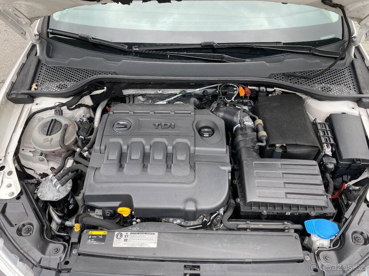 Seat Leon FR 2,0 tdi 135kw rok 2014 LED světla - 15