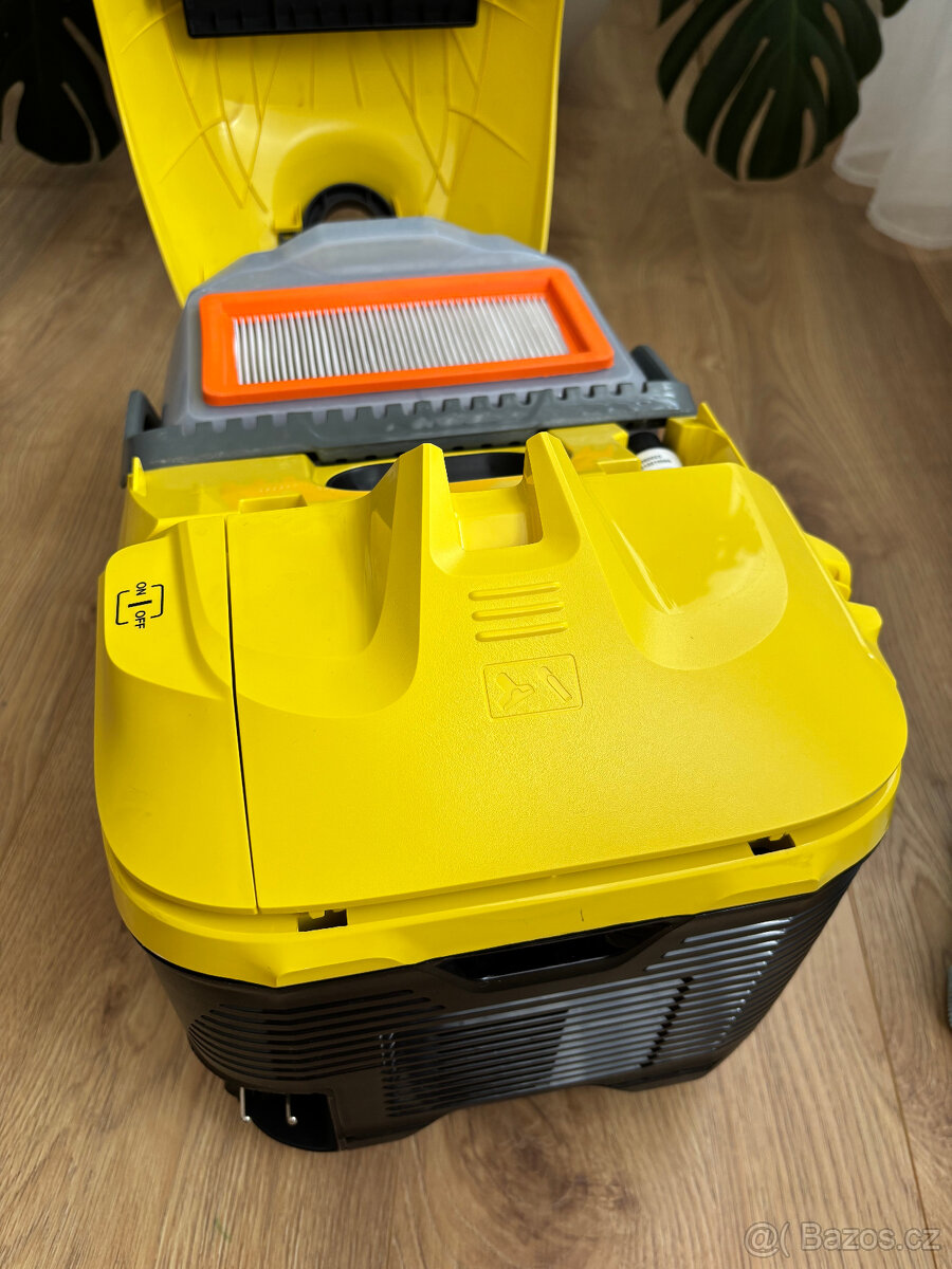 Vysavač Karcher DS6 s vodním filtrem - 15