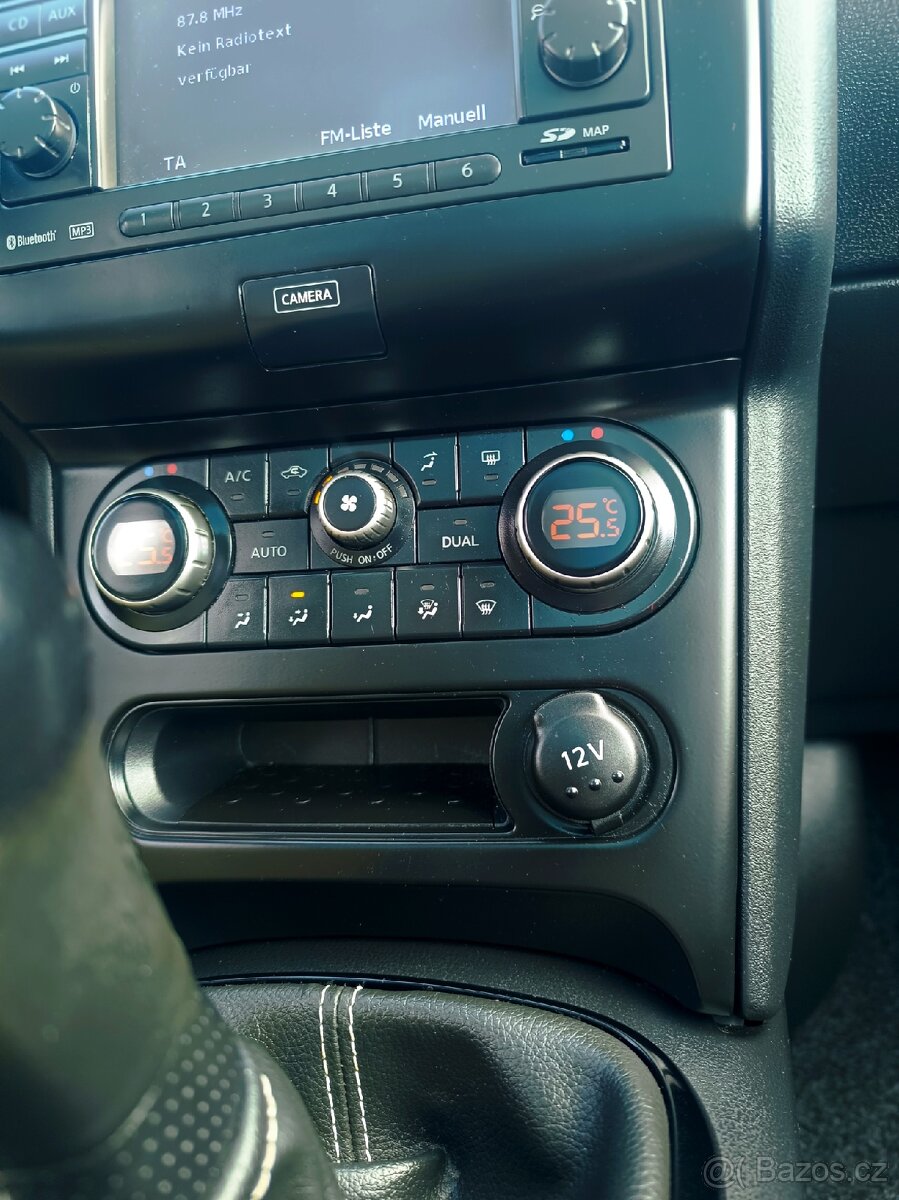 Nissan Qashqai Tekna 1.6i 86kw, 12/2013, 7 míst - 15