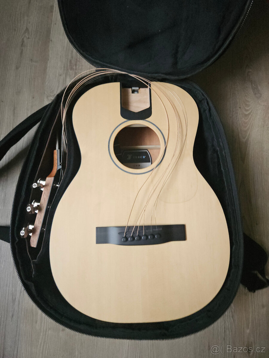 Nová celomasivní cestovní akustická kytara FURCH Little Jane - 15