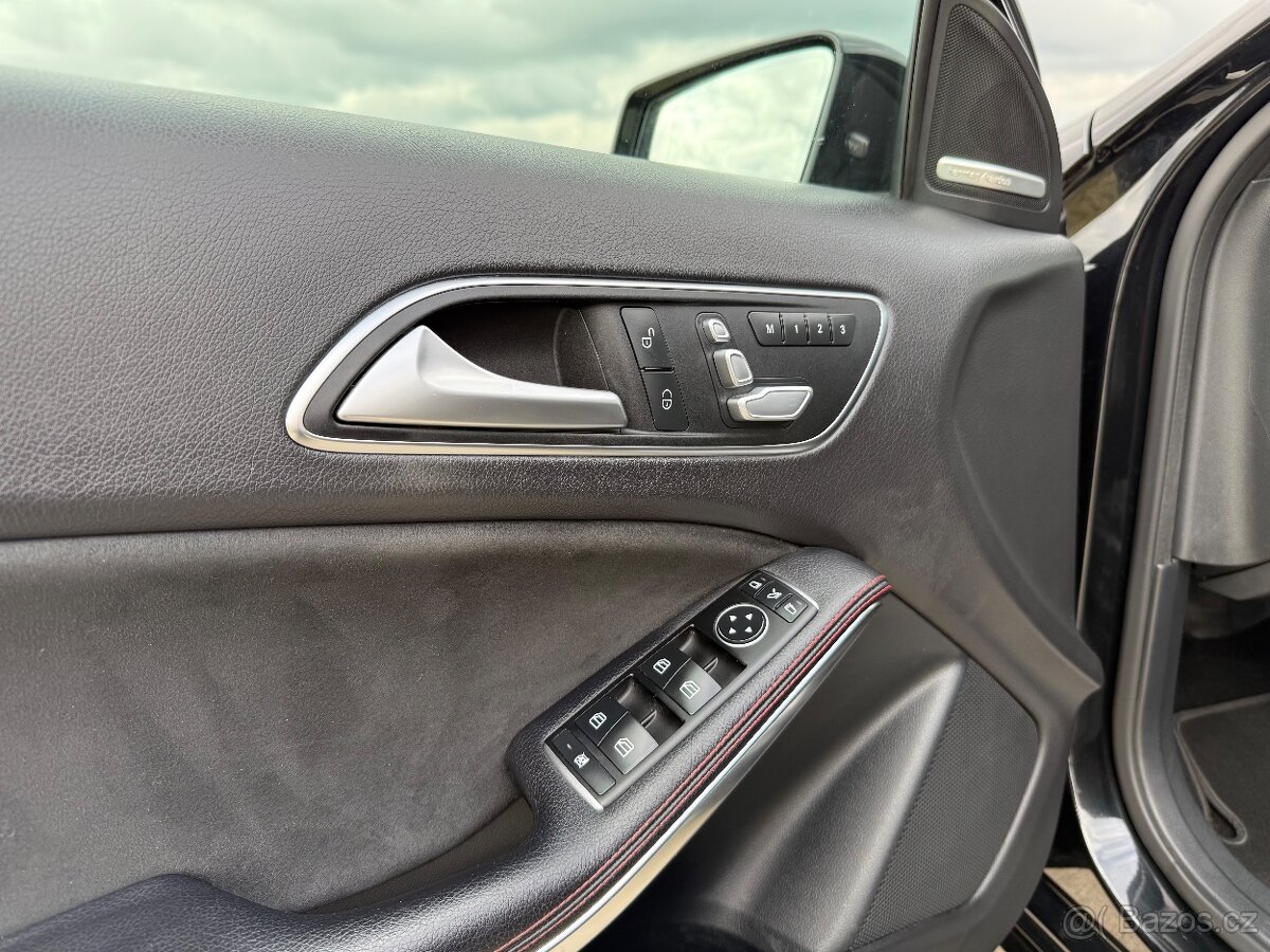 Mercedes Benz A45 AMG 4MATIC - 15