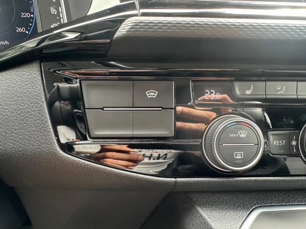 Volkswagen Multivan, 2.0 TDI DSG GENERATION SIX - 15