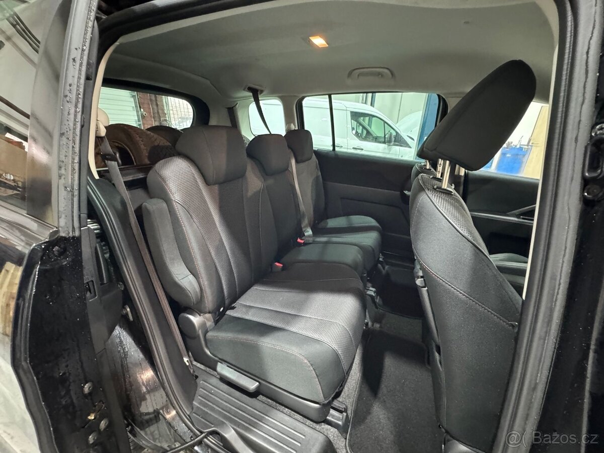 Mazda 5 - 7 míst - 15