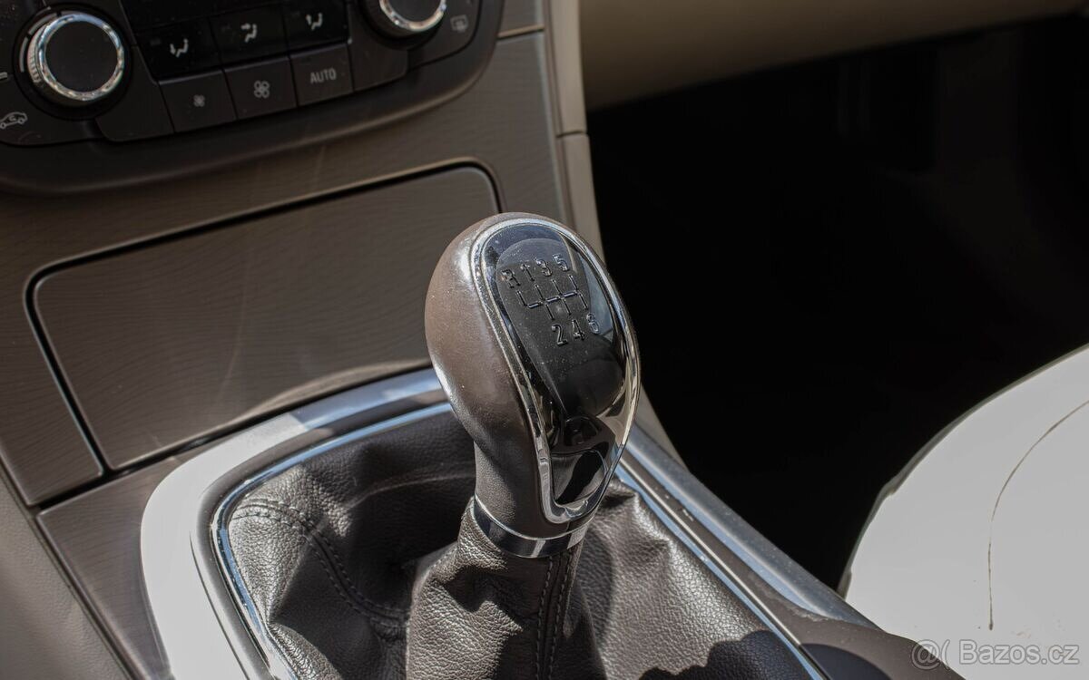 Opel Insignia 2.0 CDTI 2011 - 15