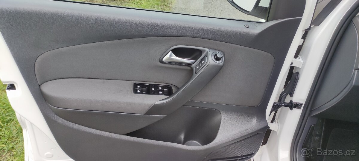 Volkswagen Polo R line 1.2 i, tempomat, parksenzor - 15