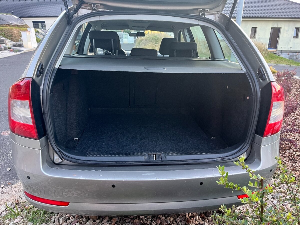 Škoda OCTAVIA COMBI 1.6 TDI - spěchá - 15