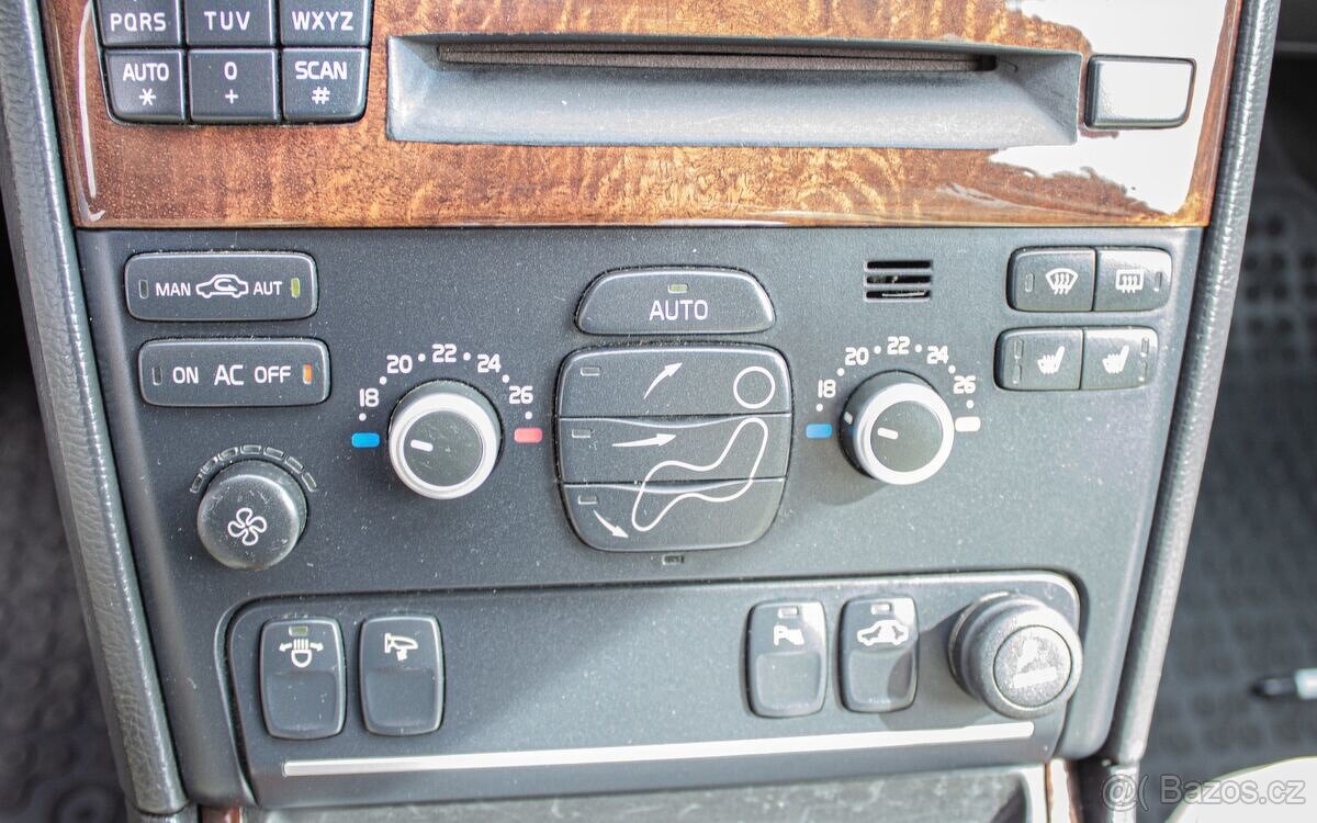 Volvo XC90 XC 90 D5 Momentum A/T - 15