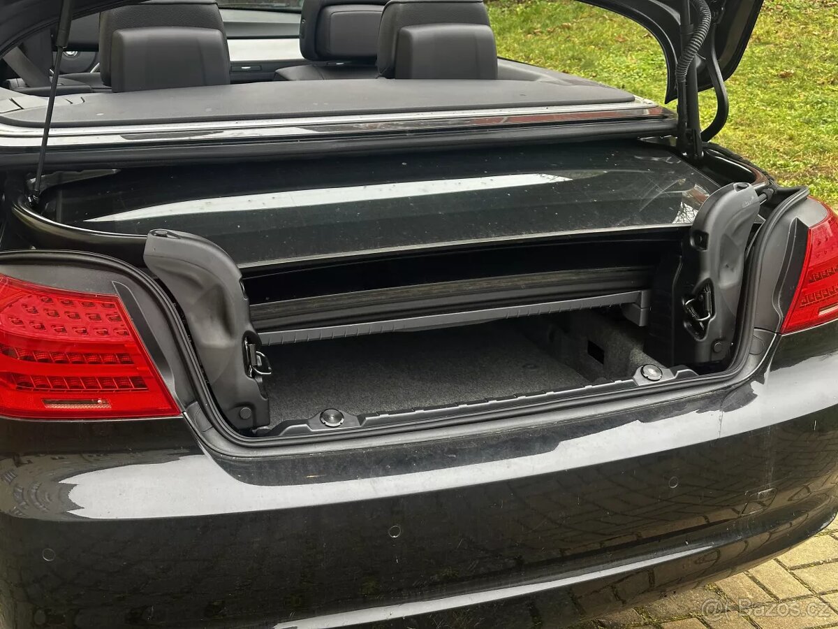 BMW Řada 3 E93 320D 135kW Cabrio Xenony Kamera Kůže Tempomat - 15