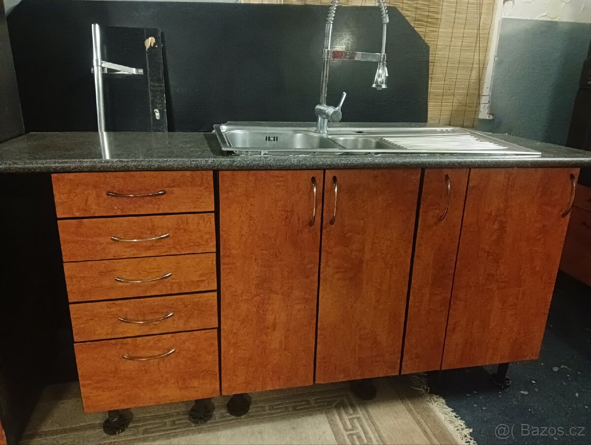 Kuchyňská linka s barem - 15