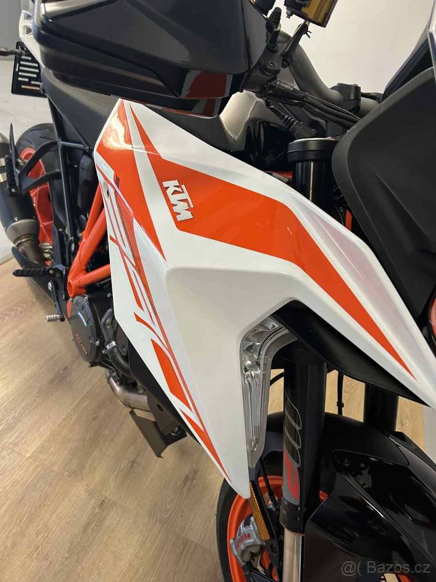 KTM 1290 Super Duke GT - 15
