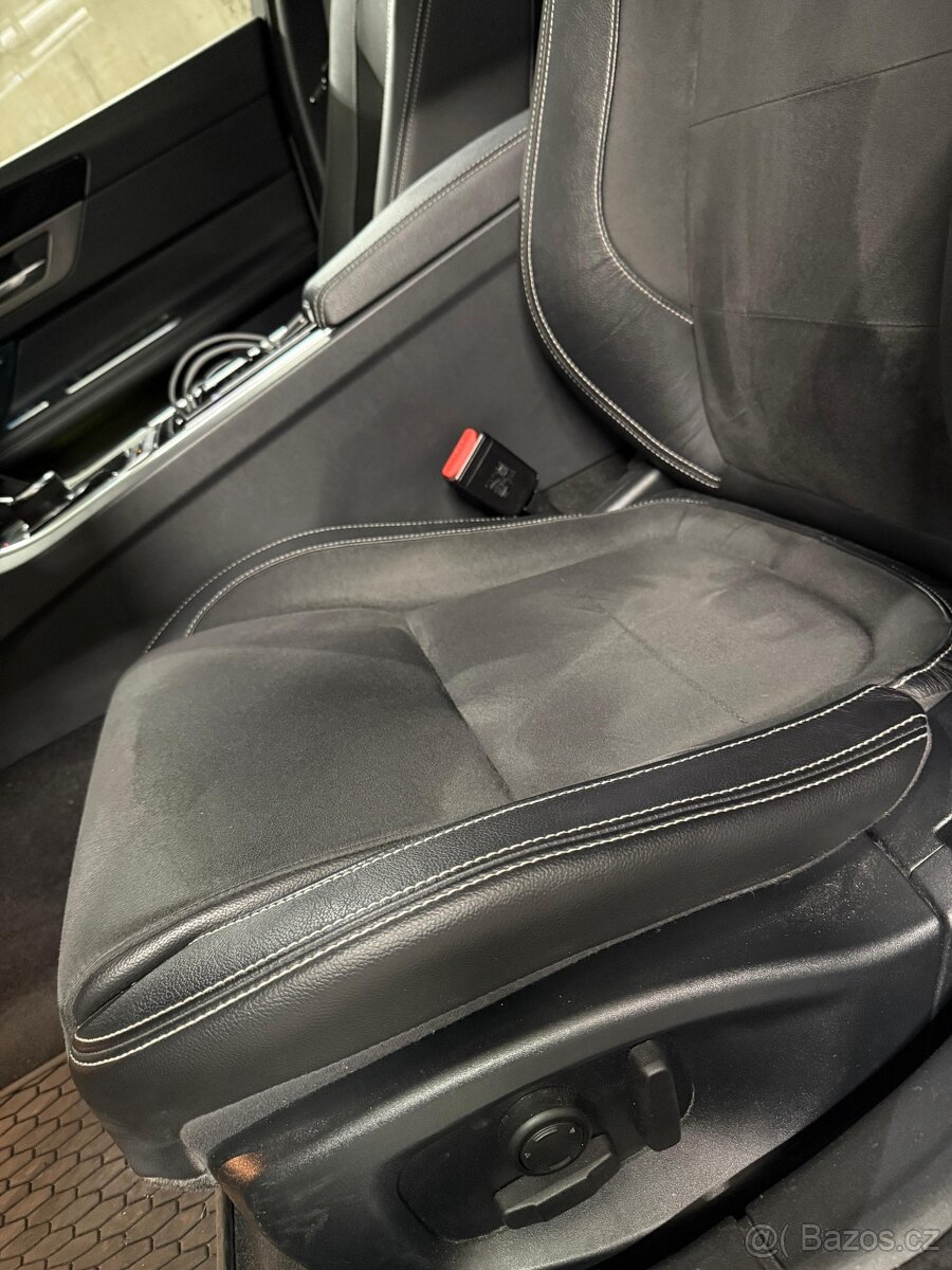 Jaguar XFS 30d sportbrake - 15