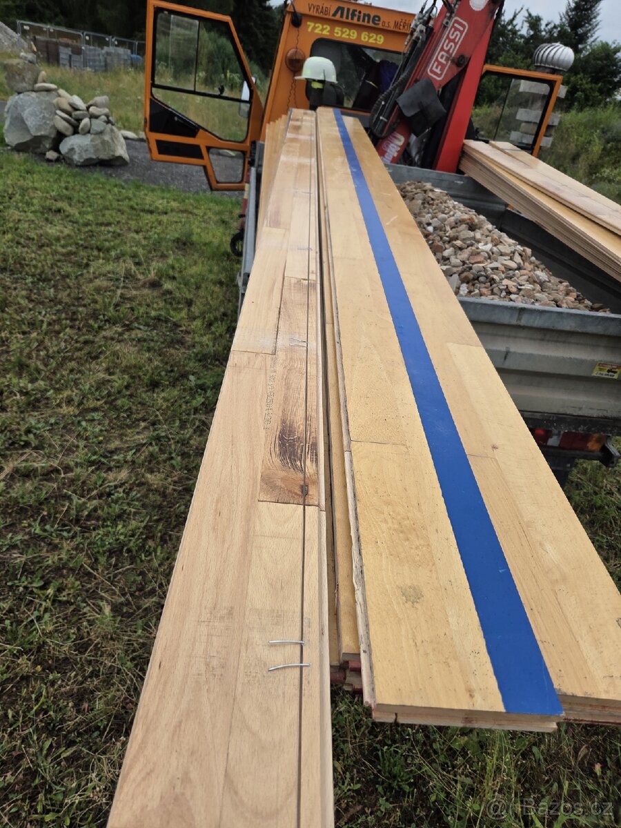 Prodám parketovou zatěžovou podlahu Junckers industrier (l - 15