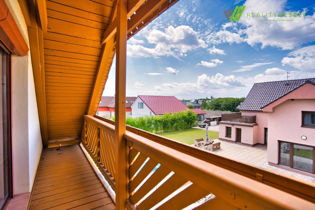 Prodej rodinného domu 4+kk se zahradou, garáží,druhým domem - 15