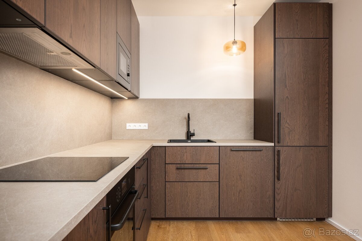 Byt 2+kk 55,6m2 s balkónem 4,7m2 - 15