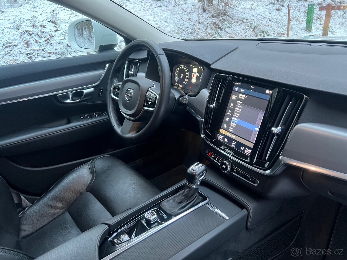 Volvo V90 Cross Country - 15