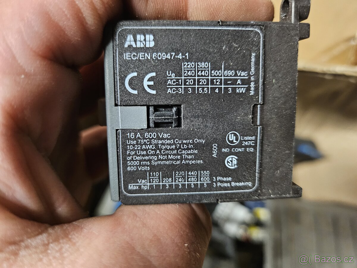 Pojistky jističe trafa prostě vše - 15