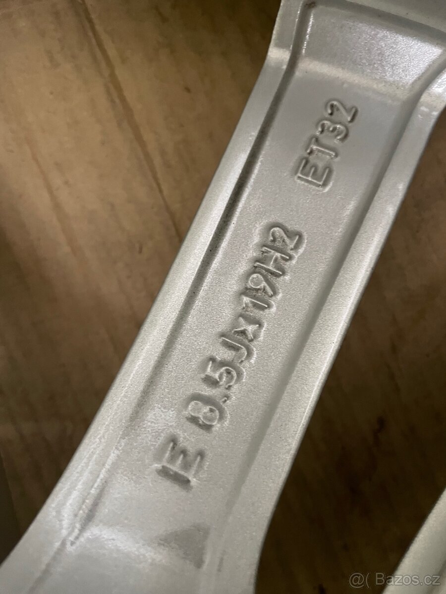 Original zimní alu Audi A5 S5 r19 + 255/35/19 98% - 15