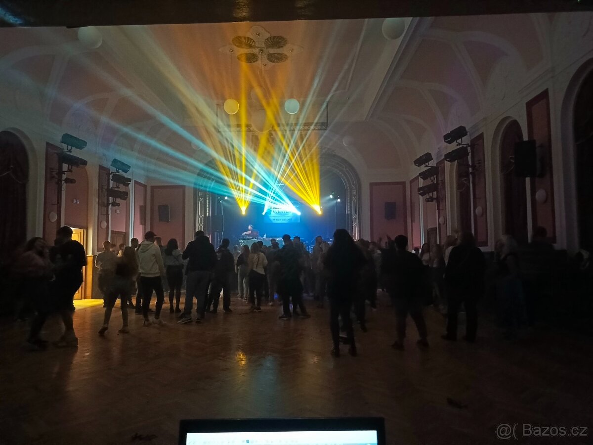 Pronájem pódia - 15