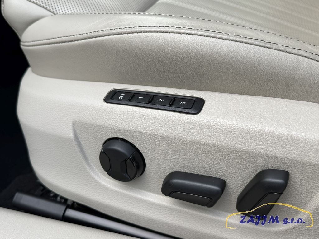 Škoda Superb L&K 2.0TDI 147kw 4x4 DSG 5/2023 DPH - 15
