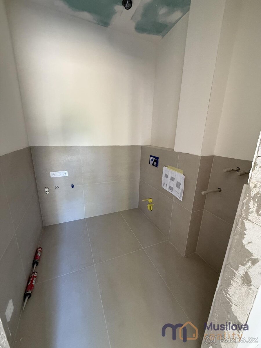 Prodej rodinného domu 150 m, pozemek 700 m - 15