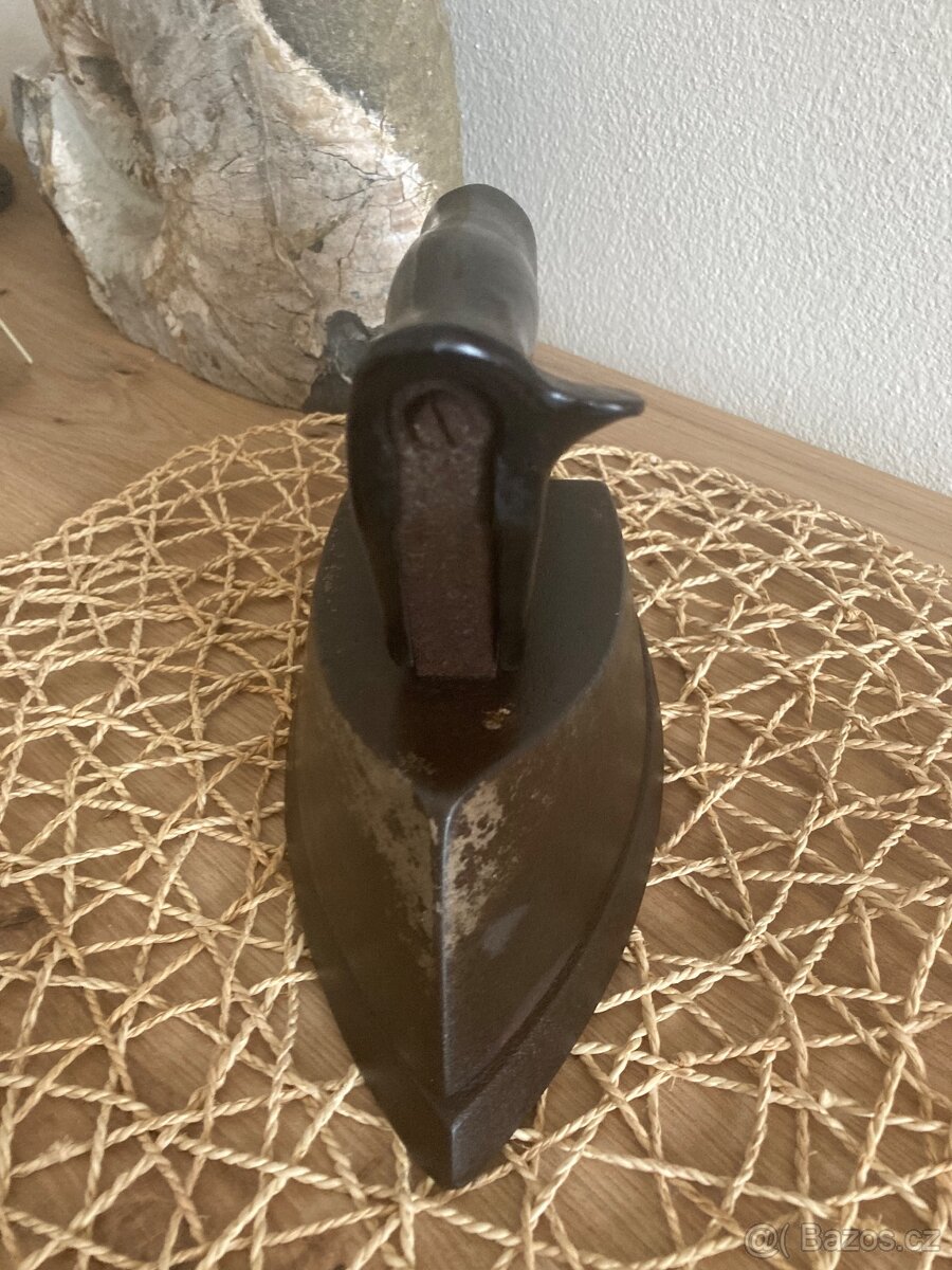 Starožitná žehlička - 15