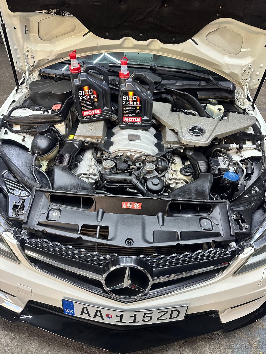 Mercedes-Benz C63 - 15