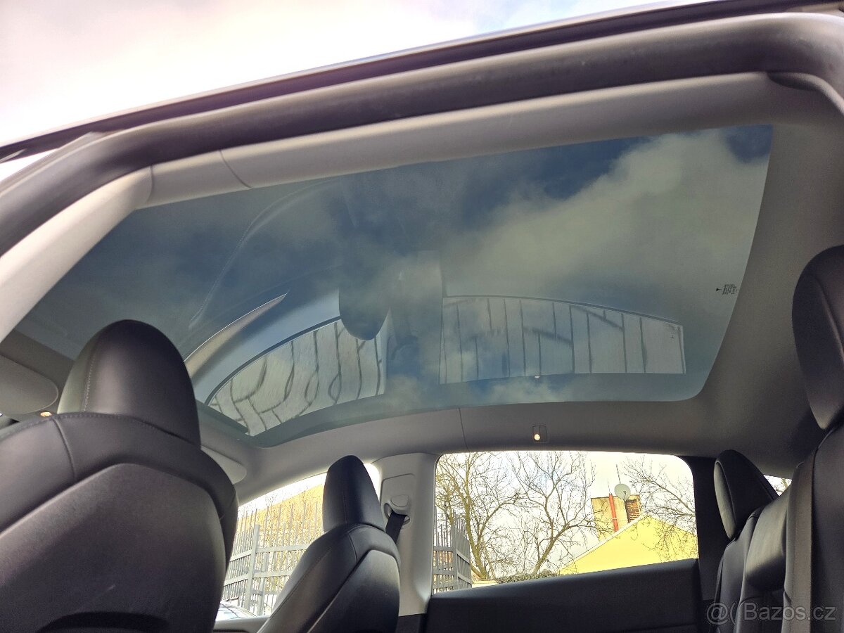 Tesla Model Y AWD Long Range SOH 92% 1.majitel - 15