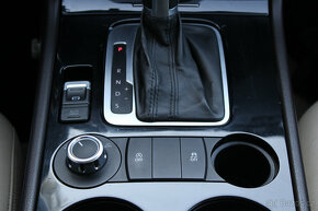 Volkswagen Touareg 3.0 TDI V6 / PANORAMA / TAŽNÉ / NEZ.TOPEN - 15
