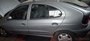 Renault Megane 2.0 16v F7R 3x Hatchback - 15
