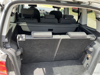 VW Touran, 1.6TDI, 77kW, 7-míst, STK 6/2027, rok 2011 - 15