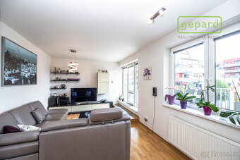 Prostorný a moderní byt 3+kk( 80 m2) s velkou terasou (36 m2 - 15