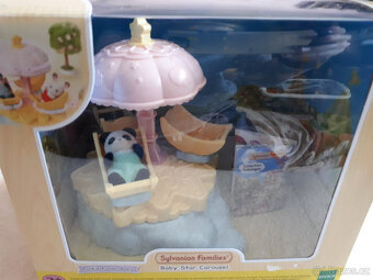 Sylvanian Families Carousel - kolotoč - 3 figurky - 15