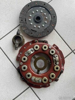 Prodám traktor Belorus 320 a ND díly na  Belorus 320 - 15