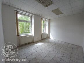 Komerční areál v obci Načeradec, užitná plocha 1 800 m2 - 15