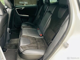 Volvo XC60 2.4 D5 4x4 MANUÁL R-DESIGN KAMERA FACE SERVISKA - 15