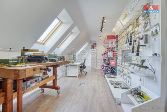 Prodej domu s kancelářemi a prodejnou, 215 m², Zeleneč - 15