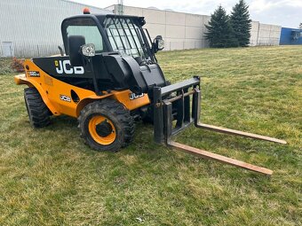 teleskopický manipulátor JCB 520-40   r.v. 2019 - 15