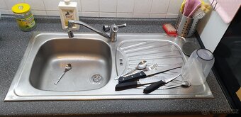 kuchyň s funkčními spotřebiči v zachovalém stavu - 15