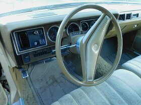 Veteránský automobil Chrysler Cordoba 1976 - 15