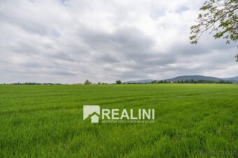 Prodej stavebního pozemku s úžasnými výhledy v Hnojníku o ve - 15