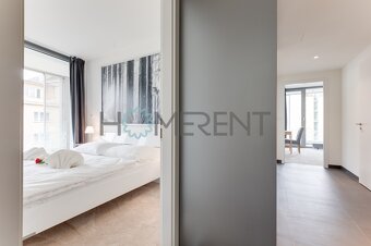 Stylový a prostorný byt 4+kk s panoramatickou lodžií, Praha  - 15
