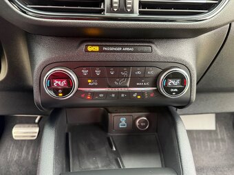 Ford Kuga phev st-line 70tis.km - 15