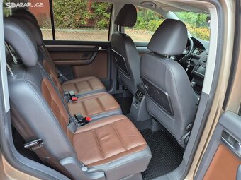 Cross Touran 2.0TDI 103kW,DSG,1.maj.servis pouze VW, kůže - 15