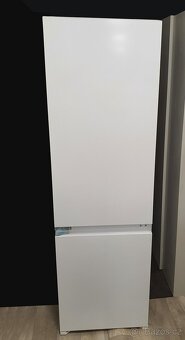 A+++ vestavná lednice 2-dvéřová dole velký mrazák - 15