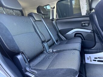 Mitsubishi Outlander XL 2011 - 15